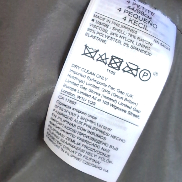 BANANA REPUBLIC Black Blazer in Women's size 4 Petite (4P) - Picture 4 of 6